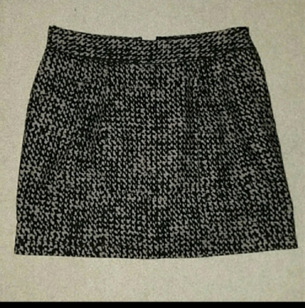 2/$10! Free! Worn a few times! Gap brown and black skirt